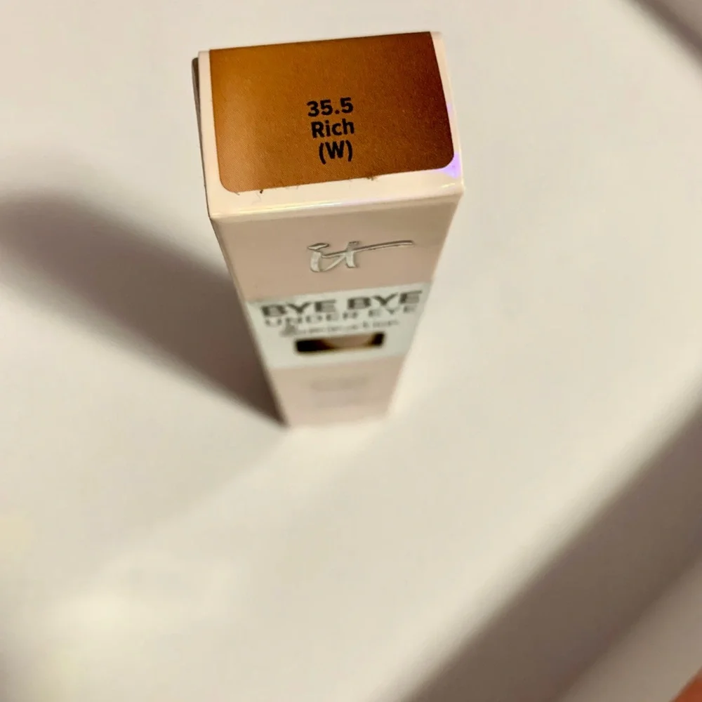 Bye Bye under eye Concealer
